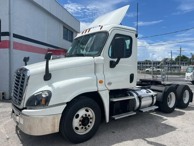 2019 FREIGHTLINER/MERCEDES CASCADIA 125a64b724b4e4652025b49d026315a9c92