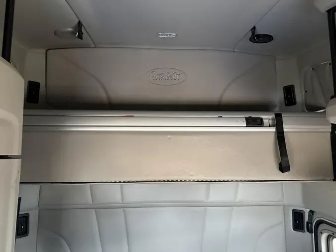 2023 Peterbilt 579a64d472f512d04186d78fa8cbf6ba3f8