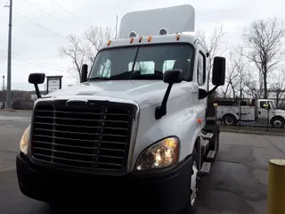 2013 FREIGHTLINER/MERCEDES CASCADIA 125