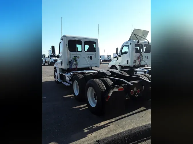 2016 FREIGHTLINER/MERCEDES CASCADIA 125