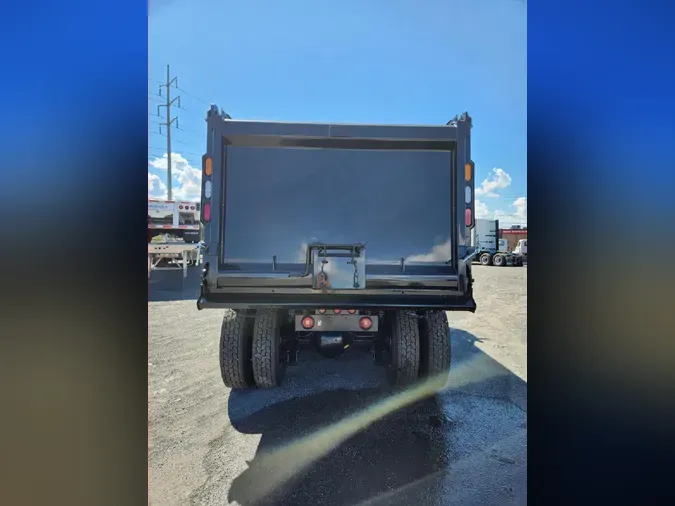 2025 VOLVO VHD84F300