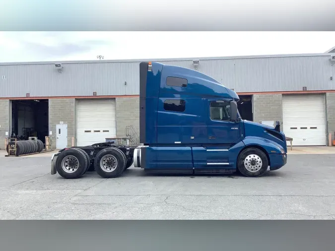 2022 Volvo VNL 760