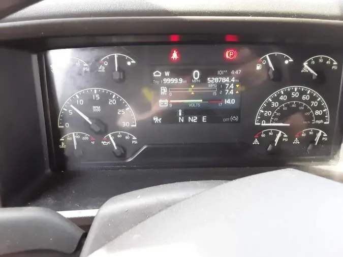 2020 VOLVO VNL64T-760
