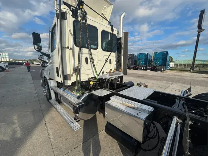 2022 Freightliner Cascadia 126