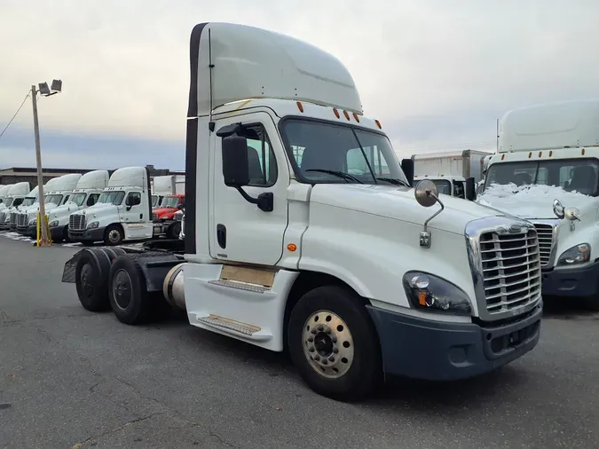 2019 FREIGHTLINER/MERCEDES CASCADIA 125