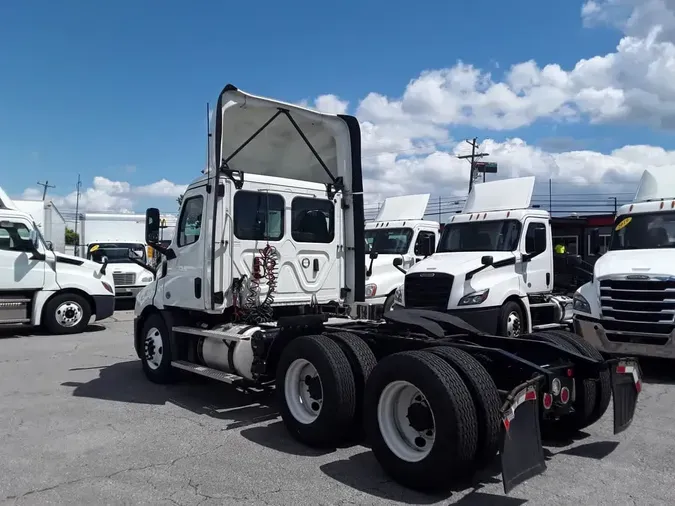 2020 FREIGHTLINER NEW CASCADIA 116