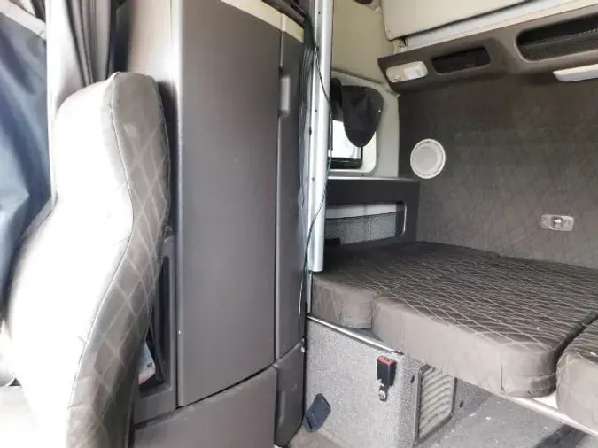 2015 Volvo VNL