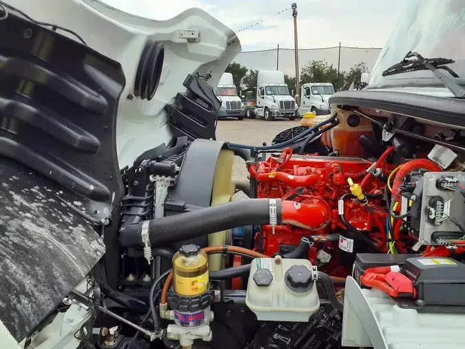 2020 FREIGHTLINER M2 106
