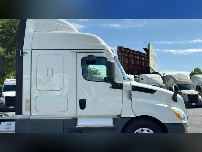 2021 Freightliner Cascadia 126a65c9674e827d6c876361e151742503b