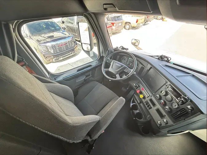 2023 Freightliner Cascadia 126