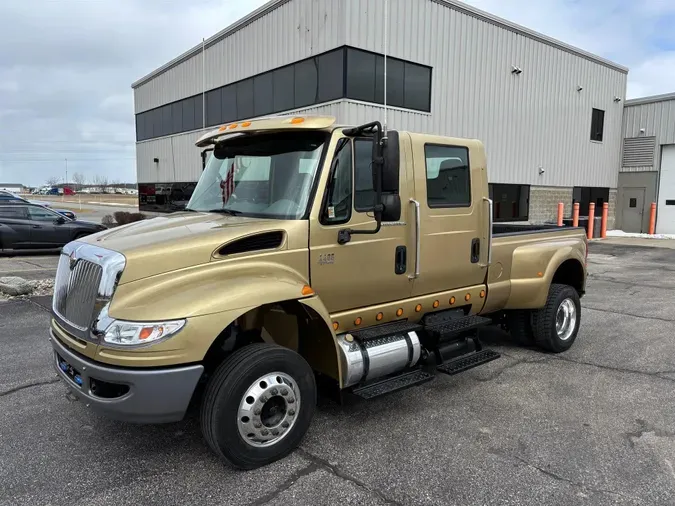2006 International 4400LPa65d954a6be5db79f80247873c3268eb