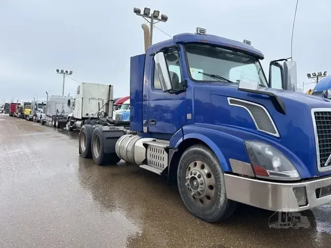 2016 VOLVO VNL64T300