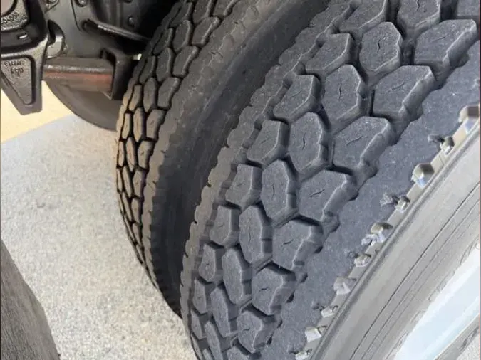 2019 Freightliner Business Class M2 106