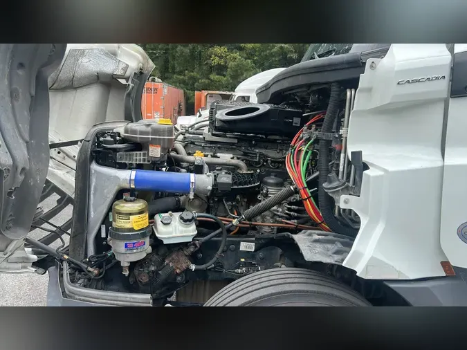2020 Freightliner Cascadia 126