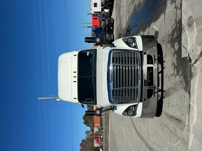 2020 Freightliner Cascadia 126