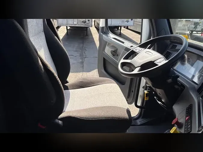 2022 FREIGHTLINER CA126