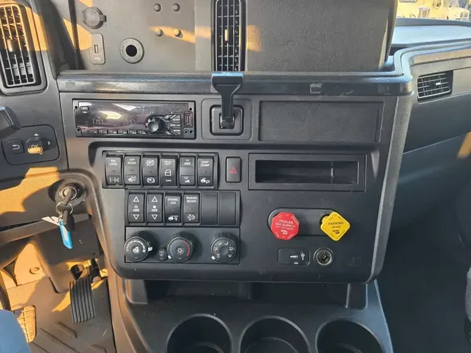2020 NAVISTAR INTERNATIONAL LT625 SLPR CAB