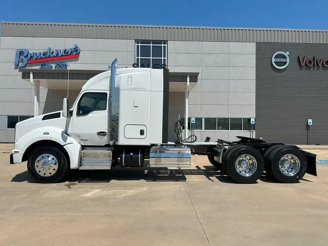 2020 KENWORTH T880