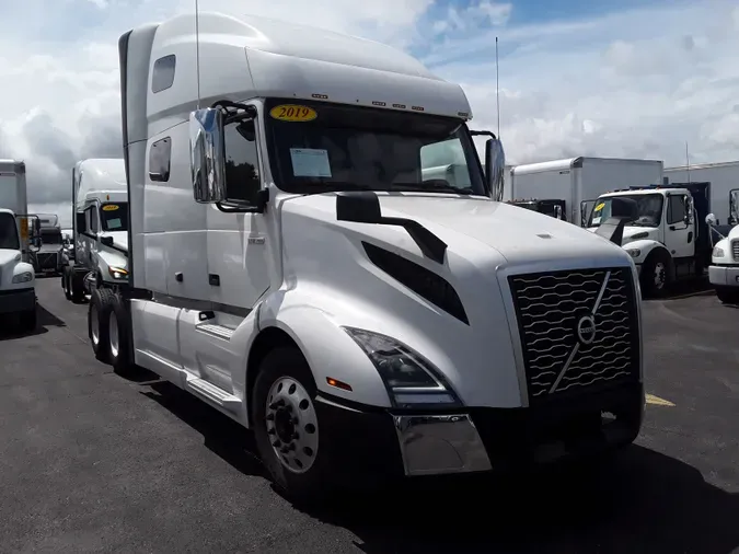 2019 VOLVO VNL64T