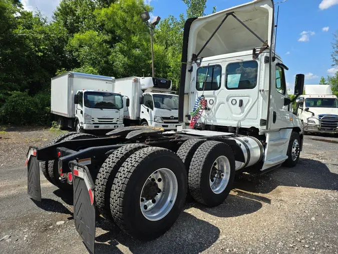 2019 FREIGHTLINER/MERCEDES CASCADIA 125