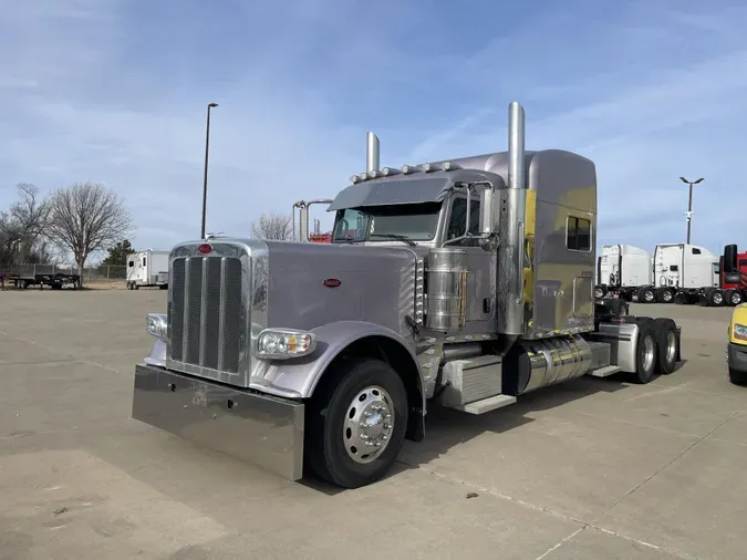 2023 Peterbilt 389