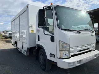 2017 ISUZU NRR