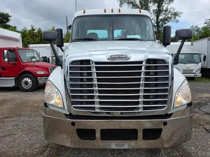 2019 FREIGHTLINER CASCADIA 125