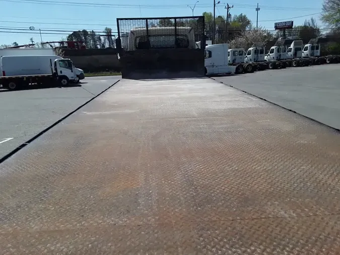 2020 FREIGHTLINER/MERCEDES M2 106