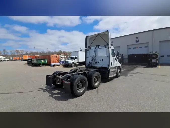 2019 Freightliner Cascadia 125