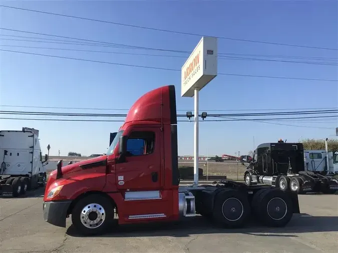 2021 FREIGHTLINER CA126