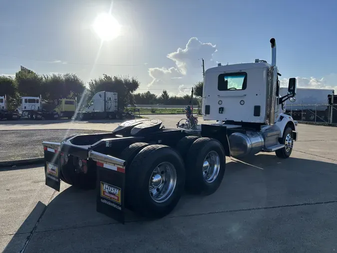 2021 Peterbilt 567