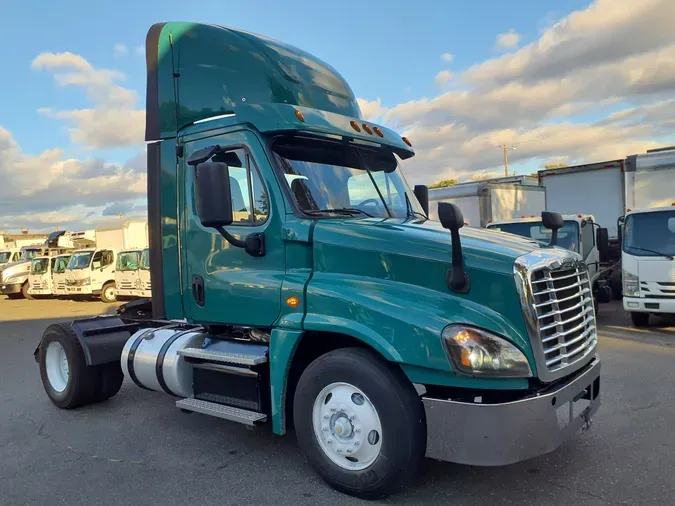 2018 FREIGHTLINER/MERCEDES CASCADIA 125