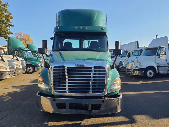 2018 FREIGHTLINER/MERCEDES CASCADIA 125