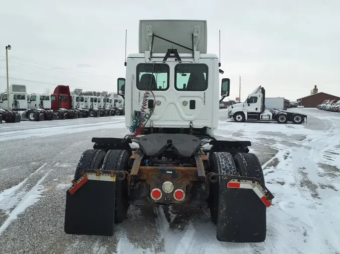 2016 FREIGHTLINER/MERCEDES CASCADIA 113