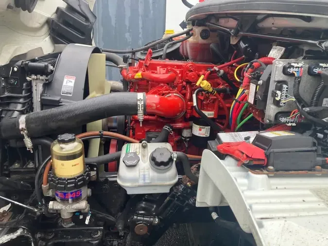 2021 FREIGHTLINER/MERCEDES M2 106