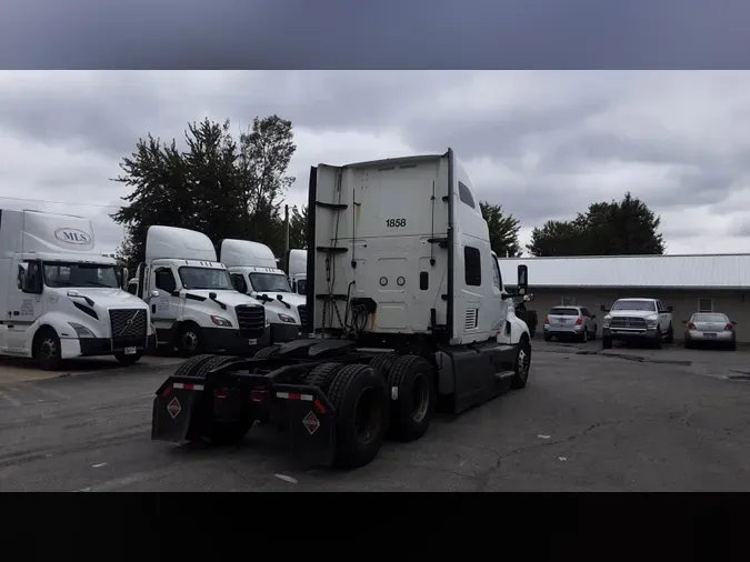 2022 International LT625