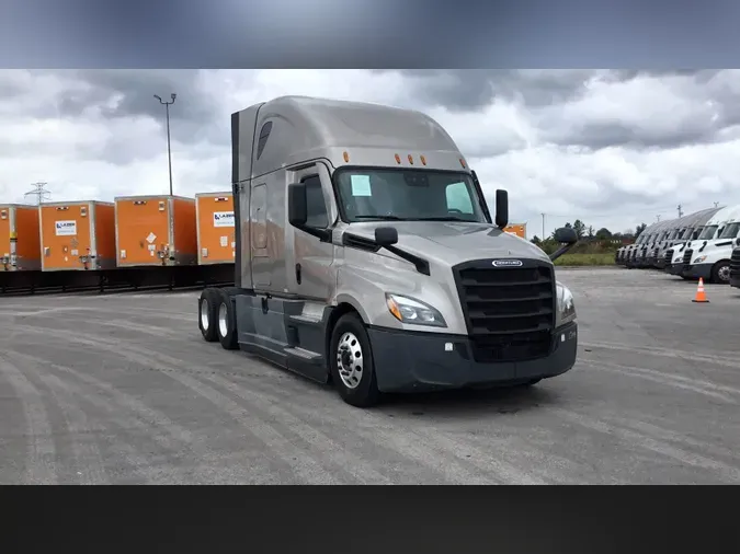 2022 Freightliner Cascadia 126a68b8dc37f5ecdb538ab1af660618e80