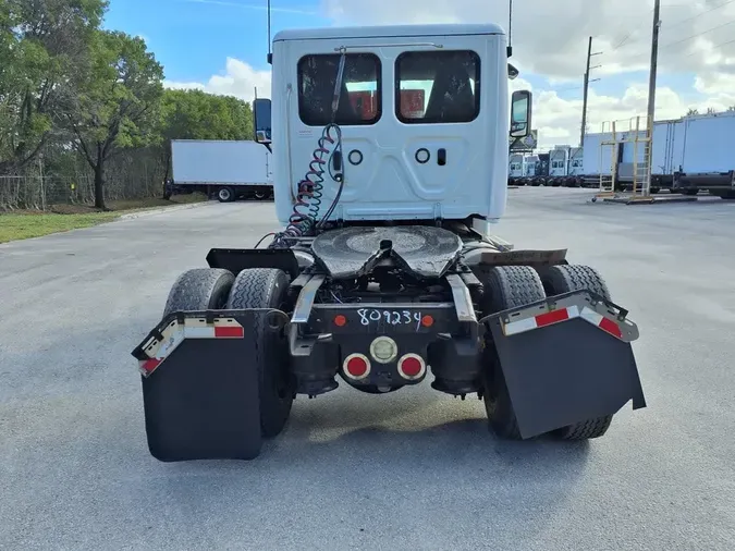 2019 FREIGHTLINER/MERCEDES CASCADIA 125a68bba1c1fc341cd43c93351977a59c5