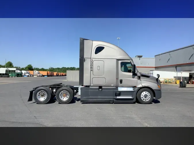 2025 Freightliner Cascadia 126