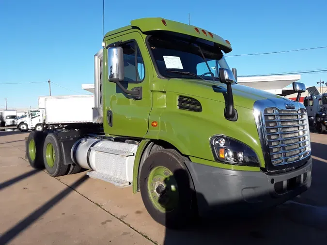 2017 FREIGHTLINER/MERCEDES CASCADIA PX11364ST