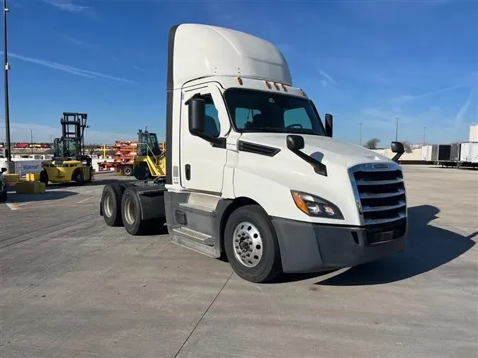 2021 FREIGHTLINER CA126