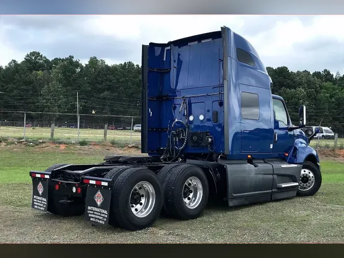 2022 INT LT625 6x4
