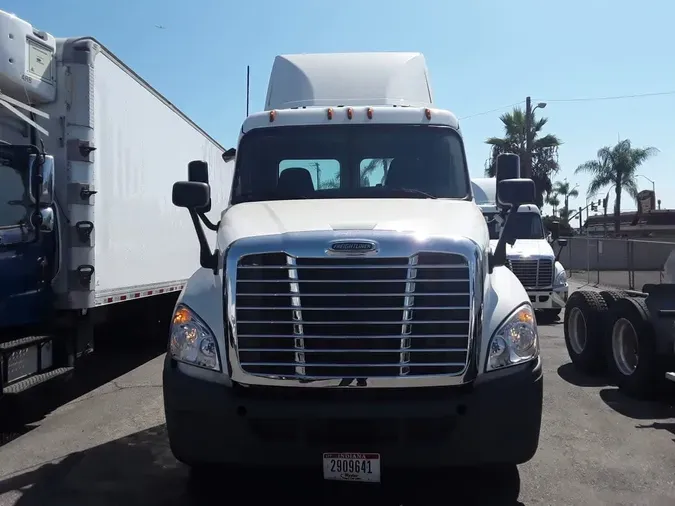 2020 FREIGHTLINER CASCADIA 125
