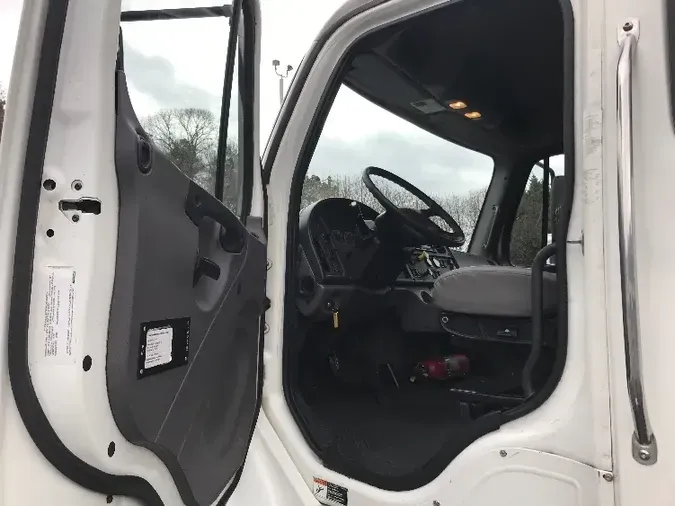 2016 Freightliner M2