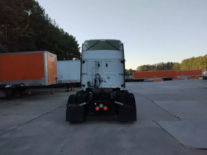 2021 Freightliner Cascadia 126a691b7ec5b1460681ff99229a4d73c2c