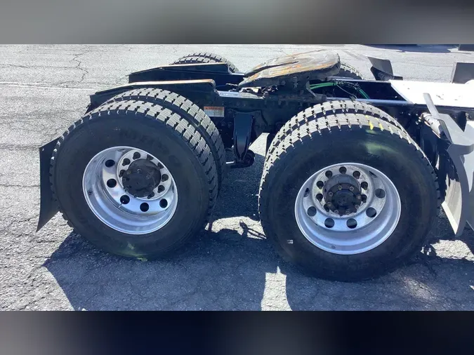 2021 Freightliner Cascadia 126