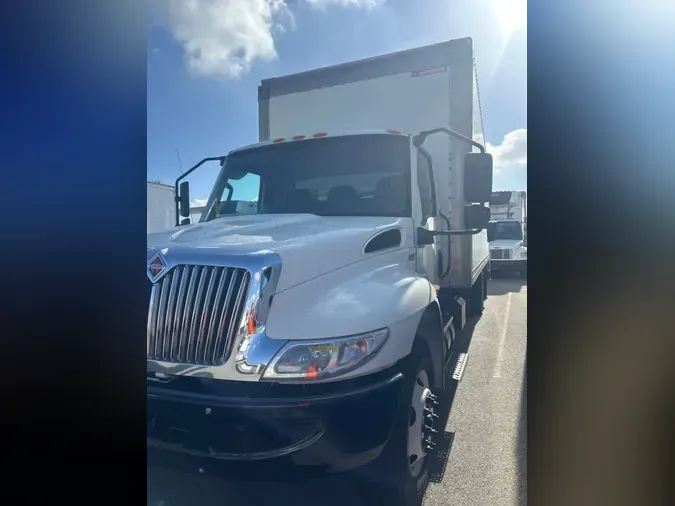 2021 NAVISTAR INTERNATIONAL MV607 (4X2)