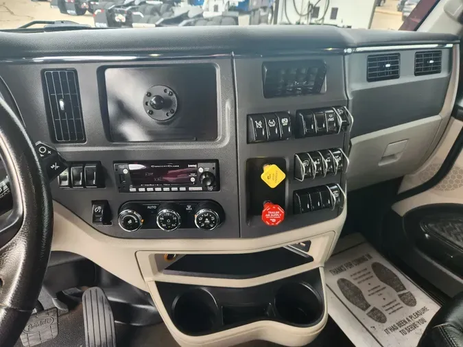 2023 PETERBILT 579