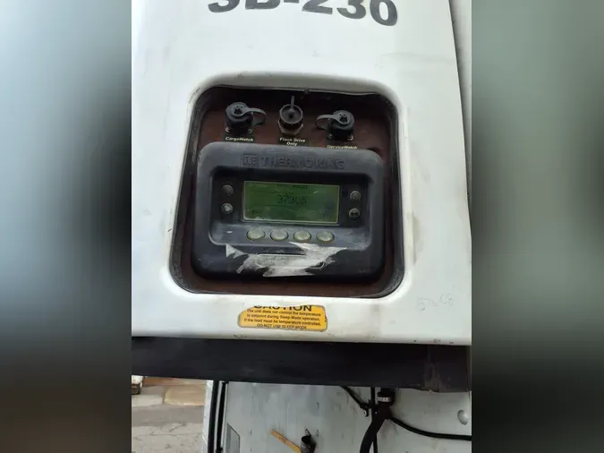 2014 VANGUARD TRAILER CORP R8000B 53/102/162