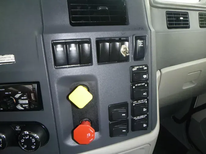2018 Peterbilt 567